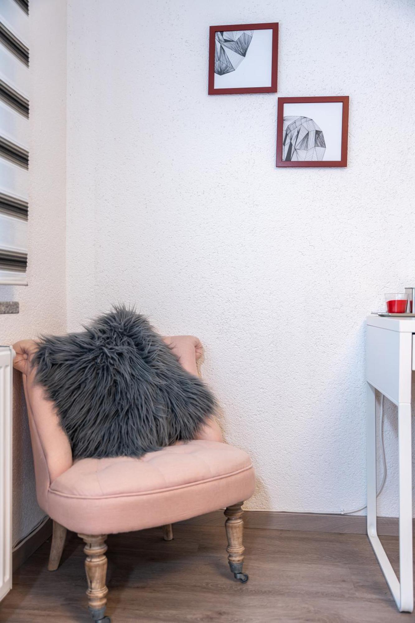 #3 Bequemes Zimmer Mit Pool Und Garten Memmingen Exterior photo